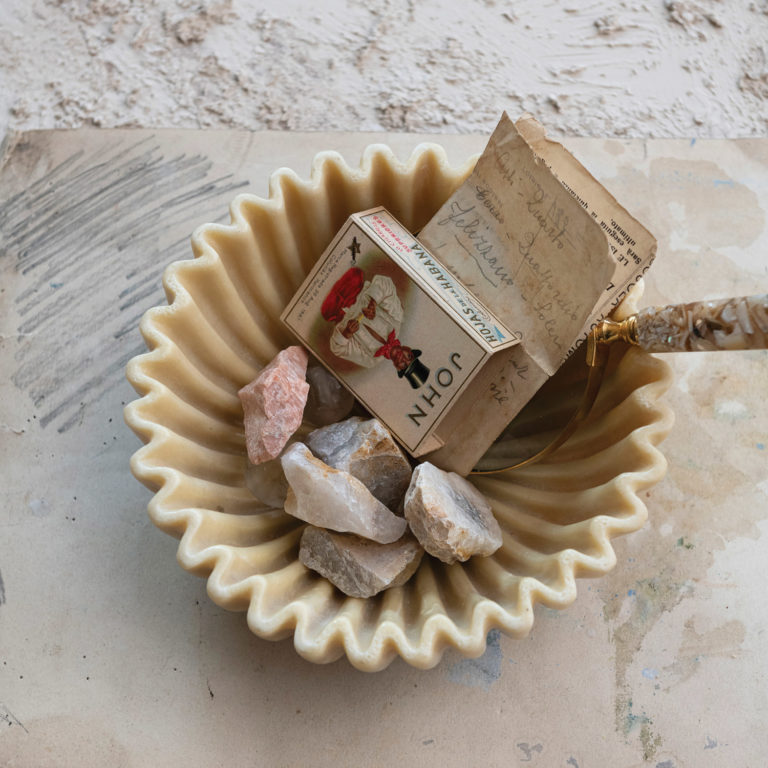 Amaia Resin Ruffled Bowl - Image 3